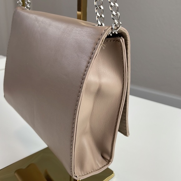 Badgley Mischka Metal Fringe Crossbody with Convertable Single-to-Double Strap - Picture 9 of 17